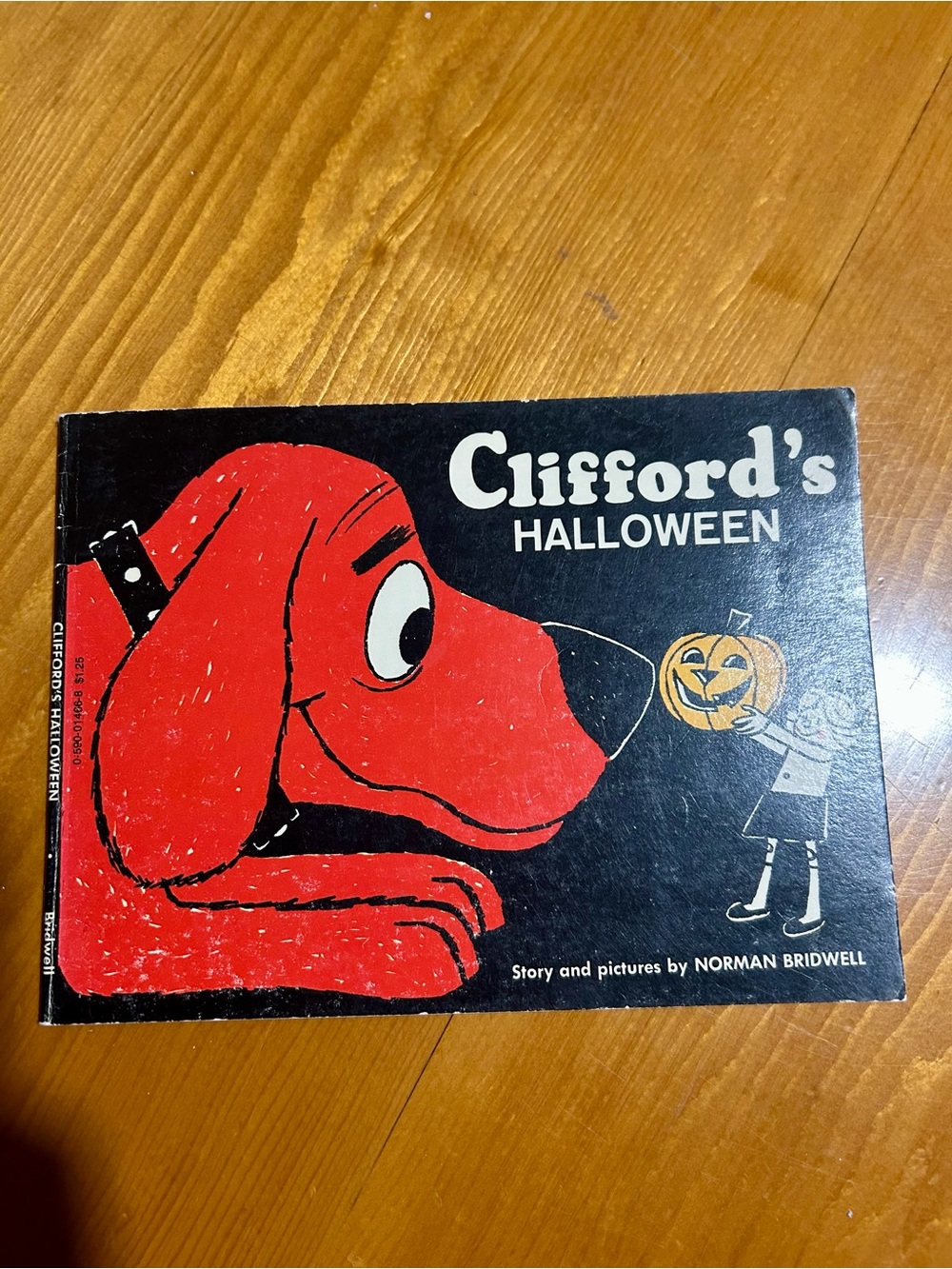 (3/$10) Vintage Clifford’s Halloween book